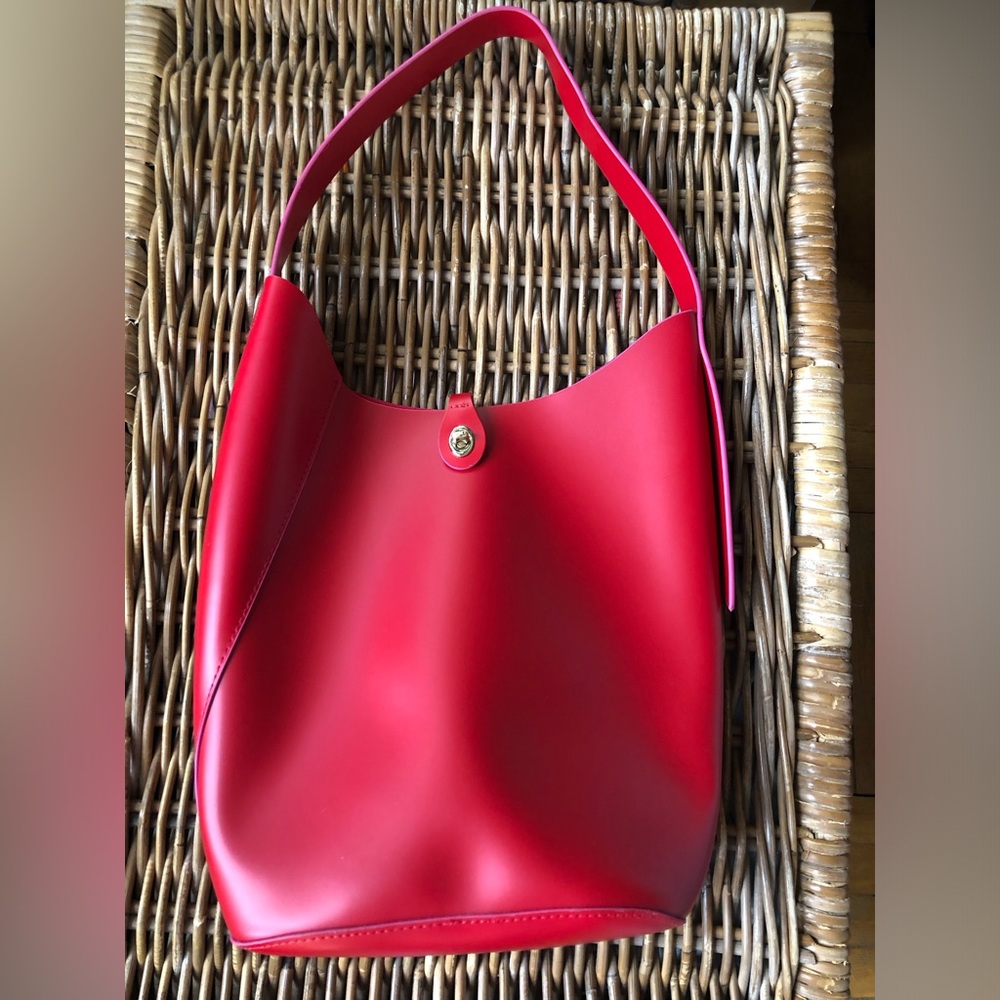 ELIZABETH ARDEN FAUX LEATHER YORK TOTE👠